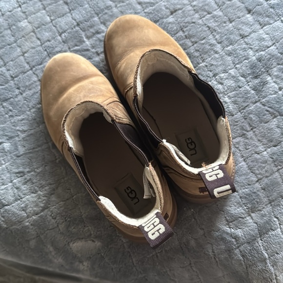 Ugg - Picture 2 of 7